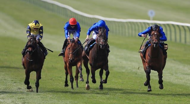 Well Of Wisdom (right) strikes under William Buick