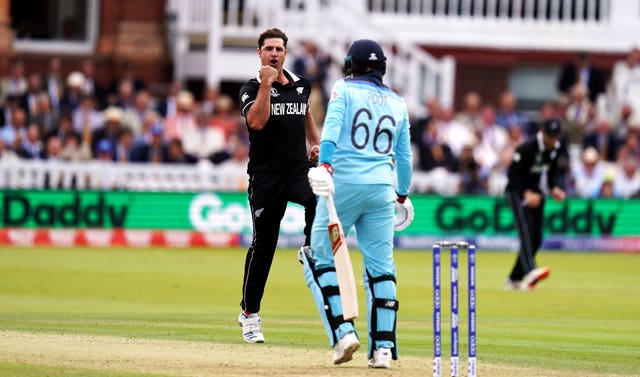 Colin de Grandhomme dismisses Joe Root