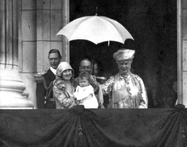 King George V and family at Buckingham Palace