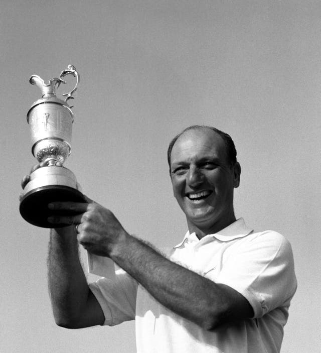 Roberto De Vicenzo, pictured after winning the British Open Golf Championship in 1967, made a costly mistake at the Masters a year later