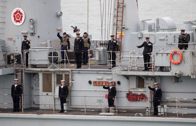 HMS Ledbury homecoming