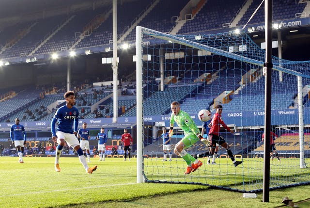 Bruno Fernandes struck twice to ease the pressure on Manchester United boss Ole Gunnar Solskjaer with a 3-1 win at Everton