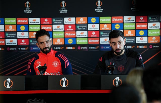 Ruben Amorim, left, and Bruno Fernandes at a press conference