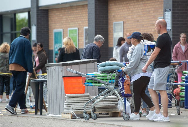 Coronavirus queue