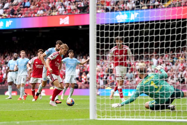Martin Odegaard scores Arsenal's third goal