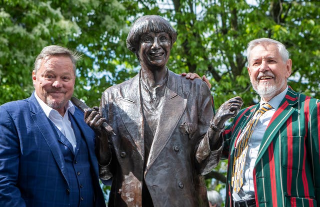 Victoria Wood statue