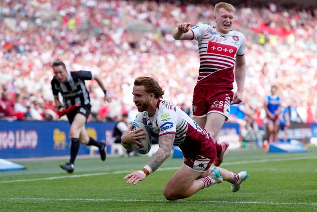 Adam Keighran scores a try for Wigan