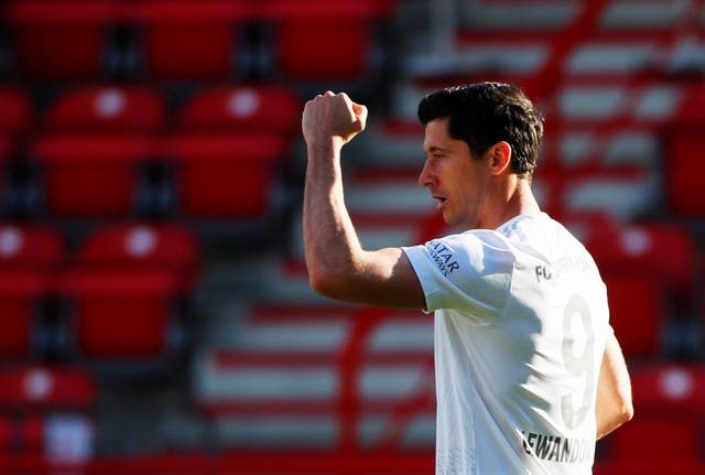 Robert Lewandowski is 99 rated