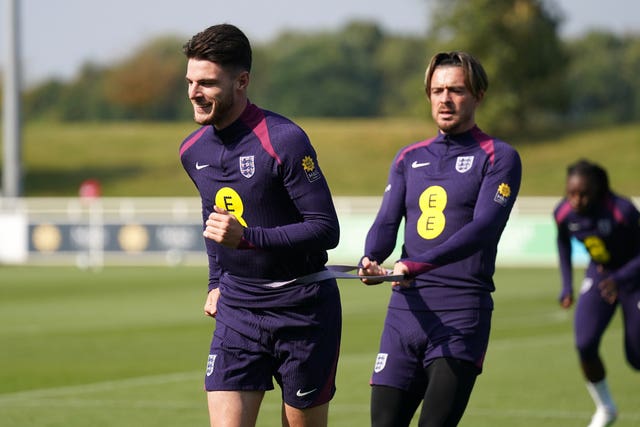 The Englishmen Declan Rice (left) and Jack Grealish during a training session