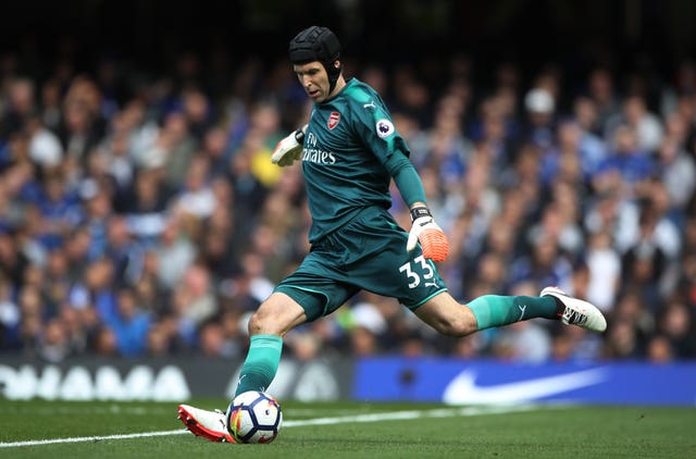 Petr Cech's distribution has been criticised this season