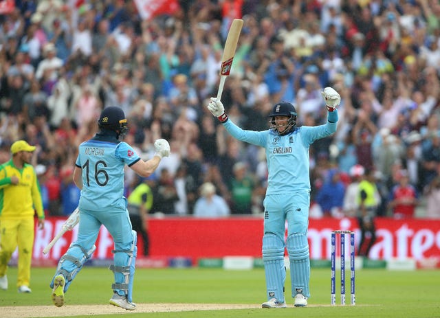 Captain Eoin Morgan (left) and Joe Root guided England past their victory target