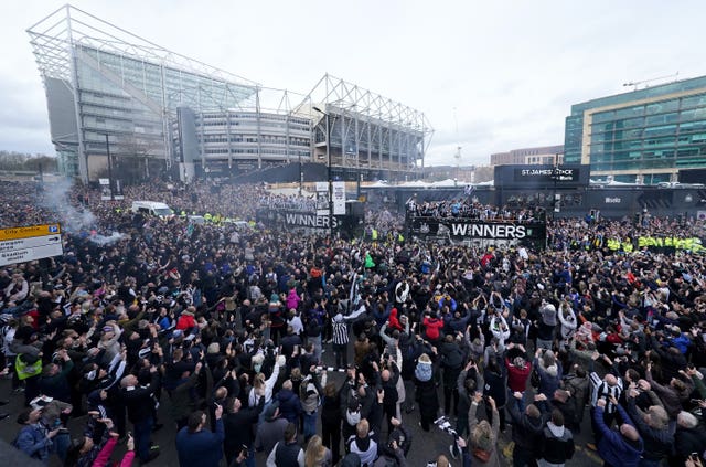 Fans line the streets as Newcastle's Carabao Cup victory parade passes St James' Park