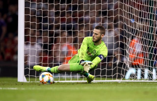 David De Gea makes the decisive save as Manchester United beat AC Milan on penalties in a pre-season game in Cardiff