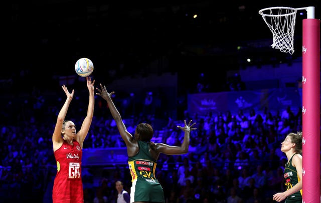 Jo Harten shoots at goal