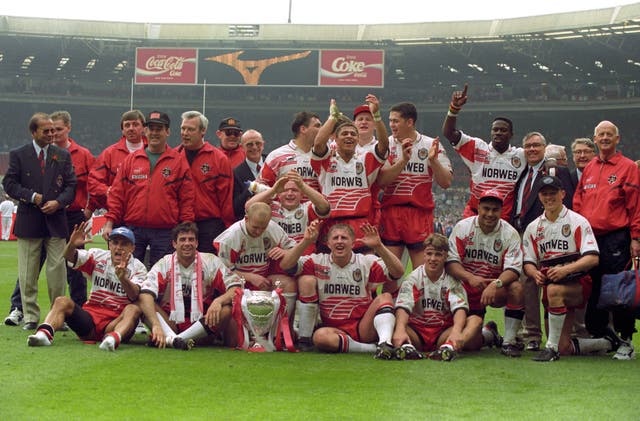 Wigan celebrate Wembley victory over Leeds