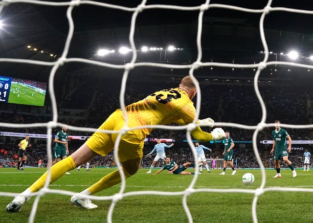 Mateo Kovacic scores the first City goal