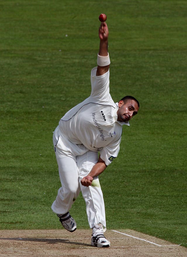 Cricket – Liverpool Victoria County Championship – Division One – Day One – Yorkshire Phoenix v Durham Dynamos – Headingley Cricket Ground