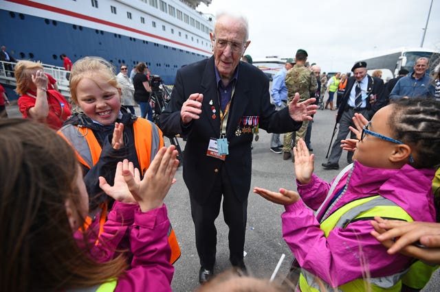 Jack Mortimer sings Baby Shark with schoolchildren in Poole