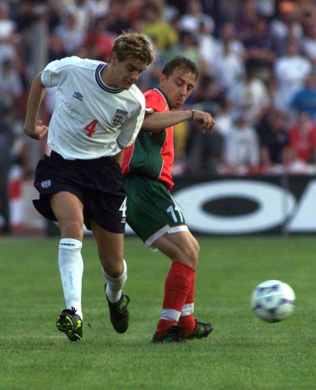 Jonathan Woodgate, left, tussles with Bulgaria's Ilian Iliev