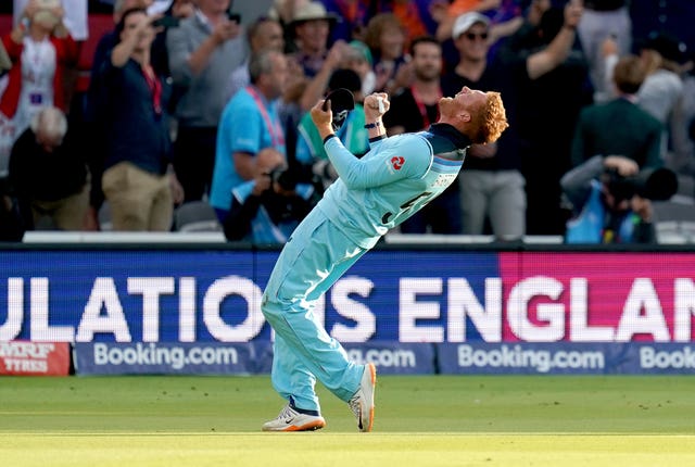 Jonny Bairstow celebrates the victory on the pitch 