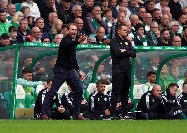 Hearts manager Robbie Neilson, left