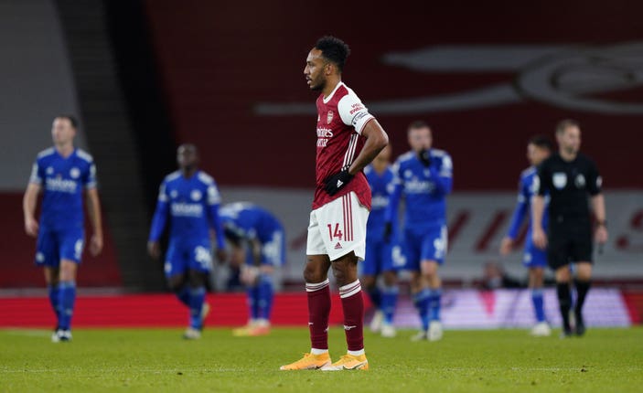 Pierre-Emerick Aubameyang looks dejected against Leicester