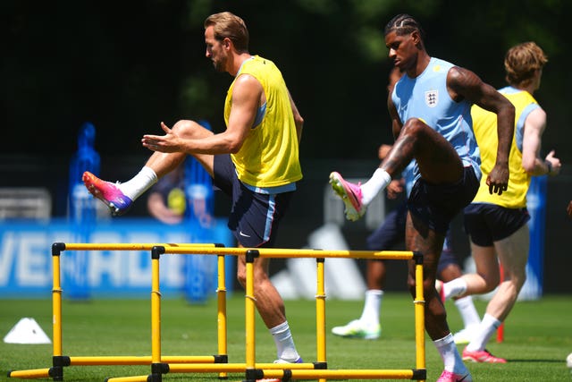England’s Harry Kane (left) and Marcus Rashford during a training session