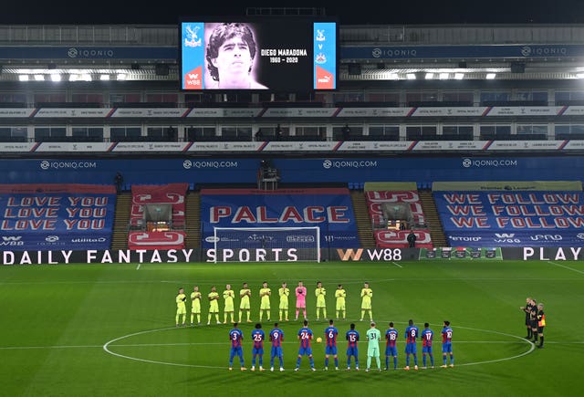 Players honour Diego Maradona before kick-off