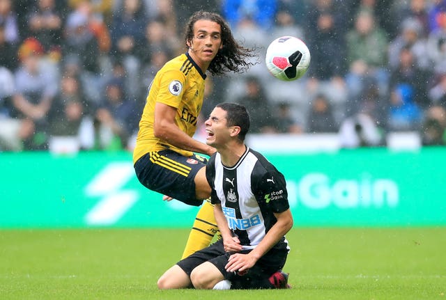 Aubameyang fires Gunners to winning start at Newcastle