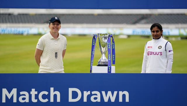 England’s Heather Knight only chose one spinner, with a large burden falling on Ecclestone