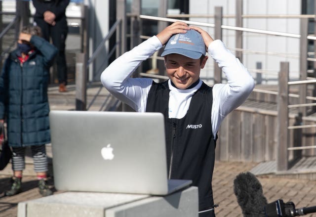 Teenager completes round Britain voyage