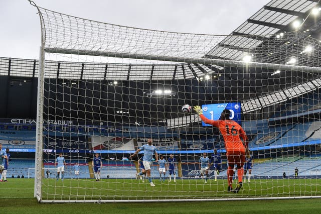 Sergio Aguero misses the penalty