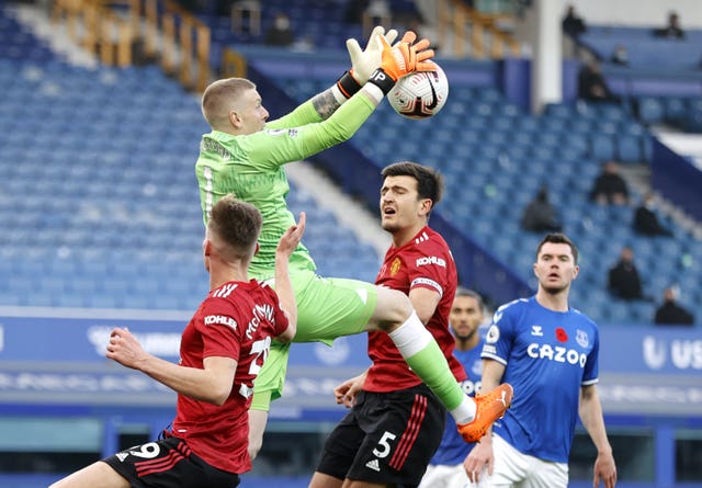 Bruno Fernandes brace boosts Ole Gunnar Solskjaer’s Manchester United to victory