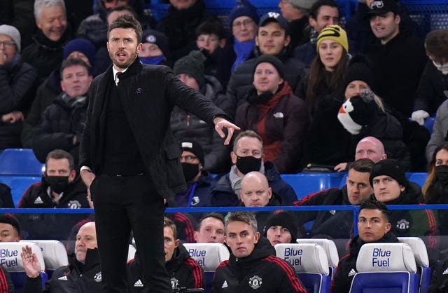 Carrick named Ronaldo on the bench at Stamford Bridge