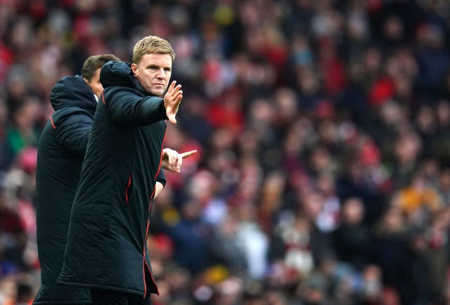 Eddie Howe instructs his team