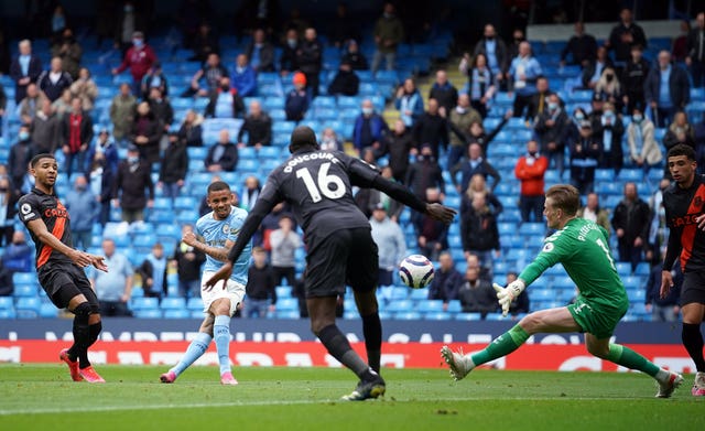 Gabriel Jesus scores Manchester City''s second goal