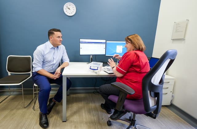 Health Secretary Wes Streeting talks to Jackie Ridd a sleep study nurse during a visit to Paddington Community Diagnostic Centre in Liverpool