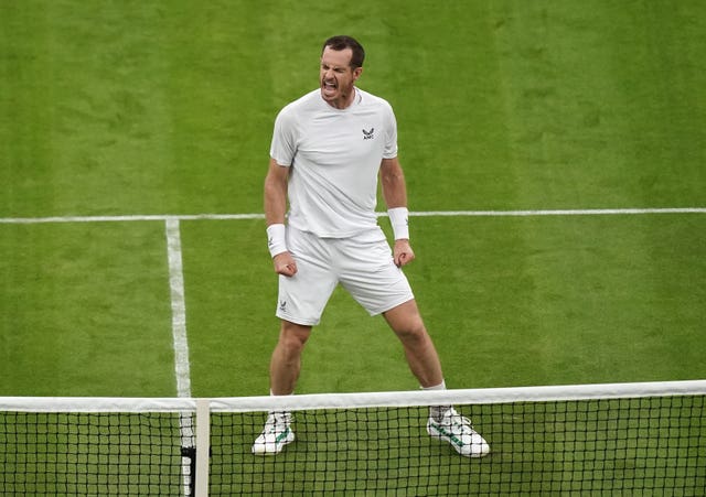 Andy Murray celebrates victory