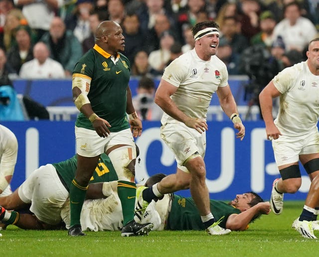 Mbongeni Mbonambi and Tom Curry