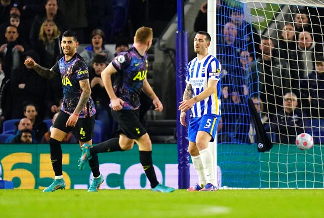 Another milestone for Harry Kane as Tottenham beat Brighton
