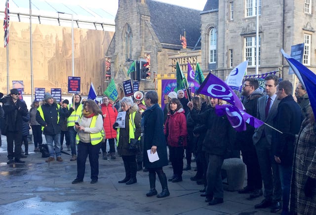 College lecturers strike