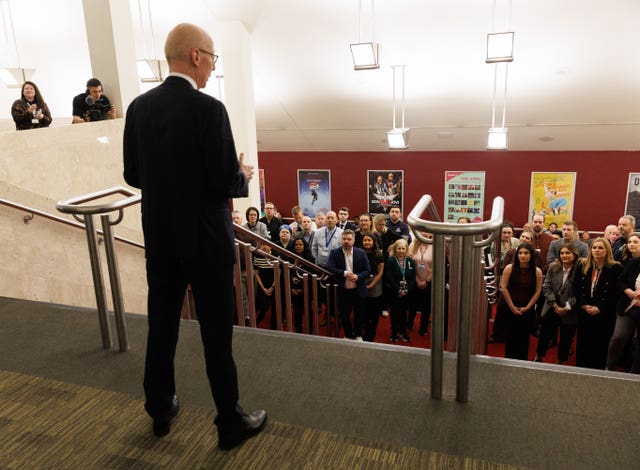 Pat McFadden speaks to a crowd during a visit to Glasgow