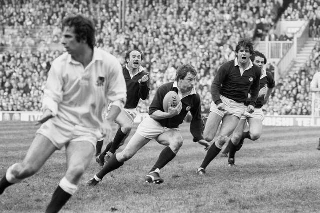 Roy Laidlaw (with ball) chalked up more than 500 games during a stellar career which spanned 17 years