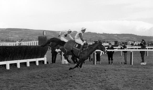 Pearlyman and Peter Scudamore lead Very Promising and Richard Dunwoody