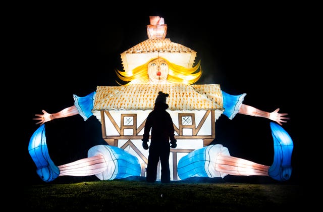 Alice in Winterland light trail