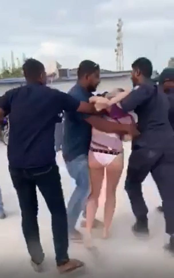 Tourist detained in the Maldives