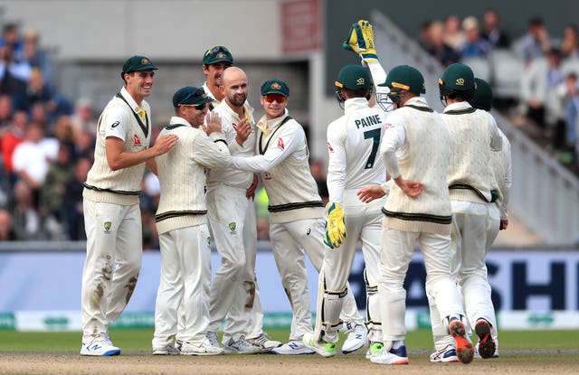 Nathan Lyon celebrates the wicket of Jofra Archer