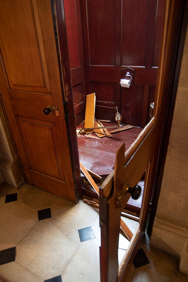 Golden toilet stolen from Blenheim Palace