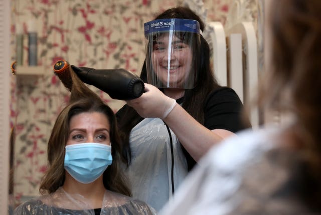 Hairdresser in PPE