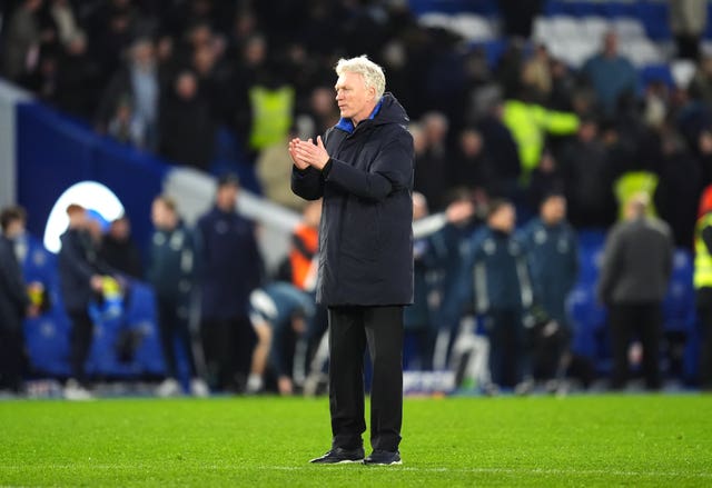 David Moyes applauds the Everton fans